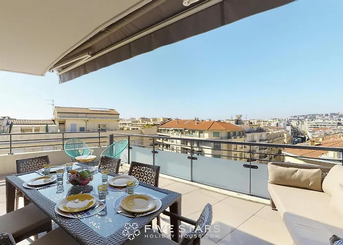 Luxury Beach Five Stars Holiday House